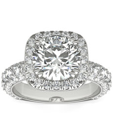 Anillo de compromiso de diamantes de talla cojín en halo Grandeur de Bella Vaughan para Blue Nile en platino (2 qt. total)
